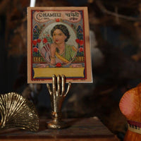Jana Hand Card Holder holdng card